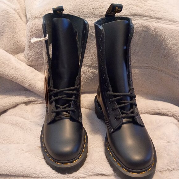 NWT/Dr Marten\'s 1490(10 Eye) Smooth Leather Black Combat Boots Men\'s 4/Women\'s 5 main image 9